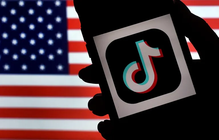 tiktok-us-flag